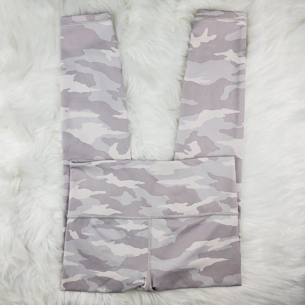 NWOT Athleta White Camo Elation 7/8 Leggings - Picture 4 of 8